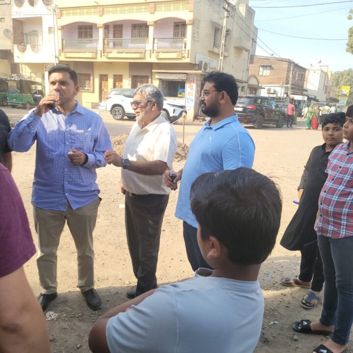 PRESIDENT VARTEJ VISITING 4
